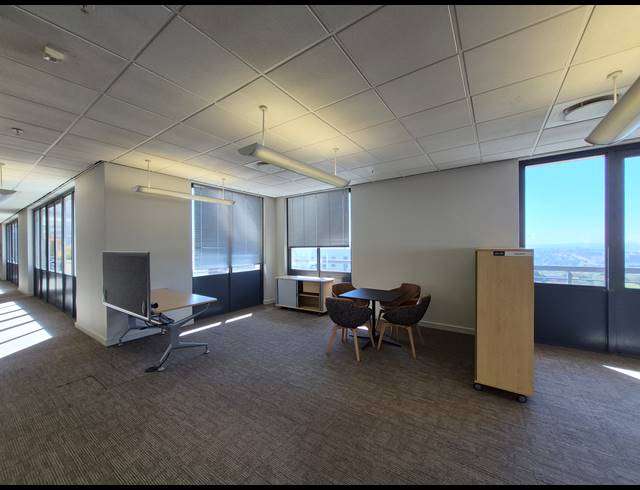 1,563M² OFFICE TO LET IN SANDTON CENTRAL